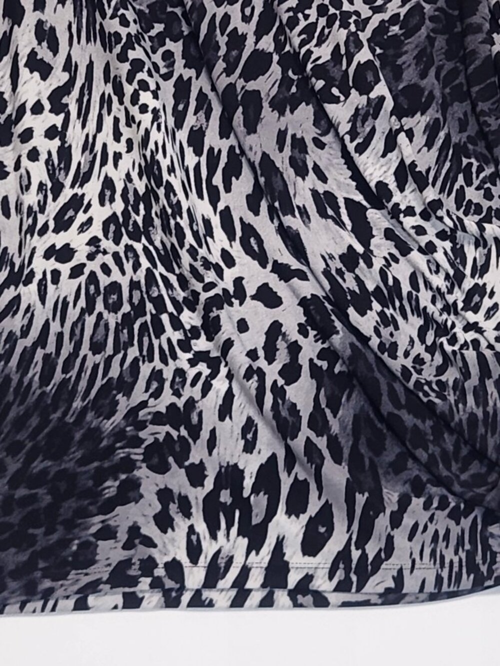 NWT Iman Global Chic Animal Print Top M Gray Black Boatneck ¾ Sleeve HSN - Picture 9 of 10